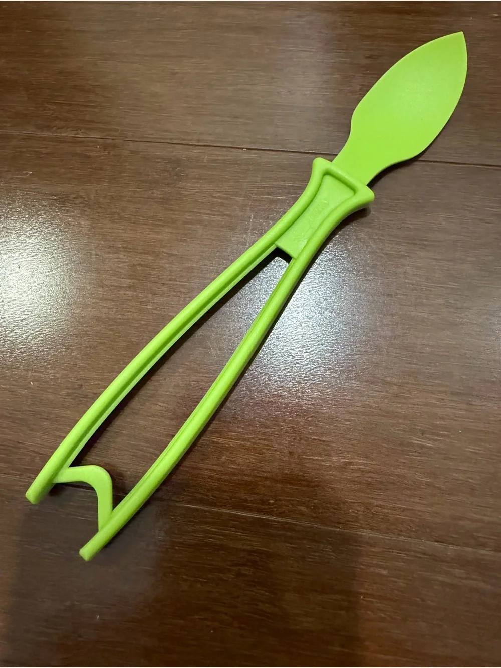 Bright Lime Green Linden Sweden Jonas Egg Peeler